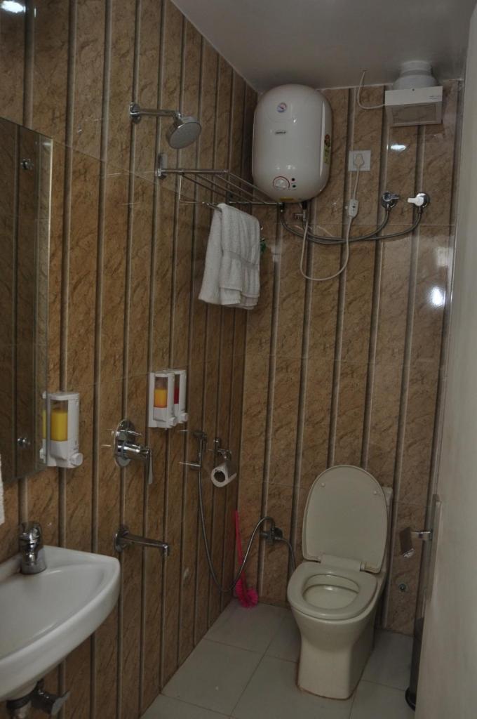 Hotel Al Gulzar Делі Екстер'єр фото