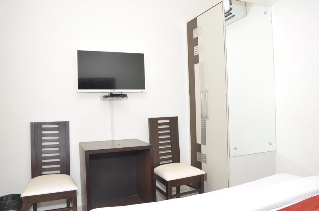 Hotel Al Gulzar Делі Екстер'єр фото